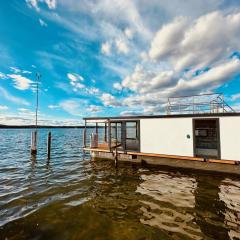 Hausboot Chalet im See