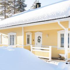 Arctic Circle Home close to Santa`s Village
