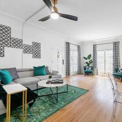 Cozy Clark Retreat near Beverly Hills Parking, Laundry, Parking