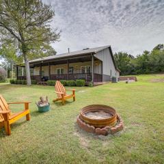 Cozy Checotah Retreat with Deck Near Eufaula Lake