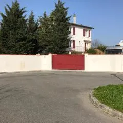Villa La Libellule 5 Chambres 2 Sdb 2 Wc Grand Jardin et Parking Privé