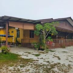 ABAH HOMESTAY, MANIR, KUALA TERENGGANU, (HOMESTAY B)