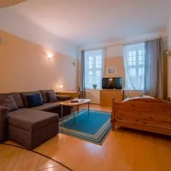 Romeo Family Apartments
