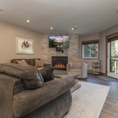 Village Chateaux Northstar Condo: Downtown, Ski In/Out