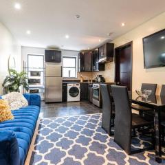 3 Bed Modern Condo Stay on Central Park!