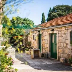 Studio apartment in Zrnovo with terrace, air conditioning, WiFi 3709-1