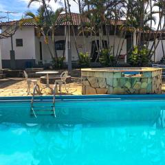 Casa de campo com piscina, mesa de bilhar e 3 quartos