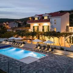 Beautiful Home In Dicmo Prisoje With Outdoor Swimming Pool