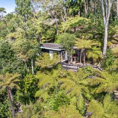 The Treehouse - Raglan Holiday Studio