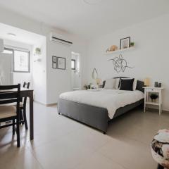 Levinsky Market - Prime Location Studio - Steps from Neve Tzedek