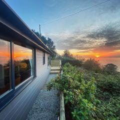 Polhawn Lookout, The Forgotten Chalet