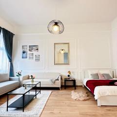 Jozsef 18 Apartment - 5 mins to New York Café