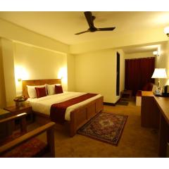 Hotel Shaf Excellency, Srinagar