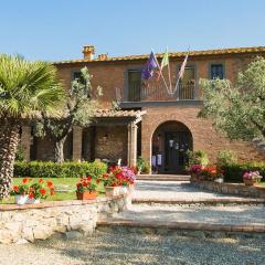 ISA-Il Casale di Donoratico, Residence with swimming pool just 5 minutes from the beach of Marina di Castagneto