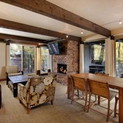 Chateau Roaring Fork Unit 3, Condo with Deck and River Views, 4 Blocks from Downtown Aspen