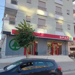 Amar