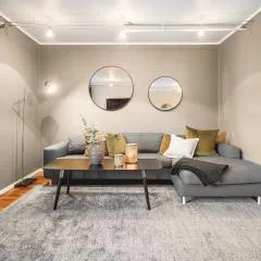 Enter Amalie Apartment Hotel