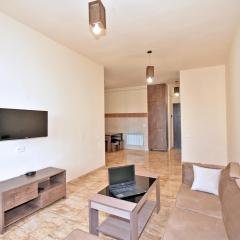 Nice and cozy apartment near Republic square