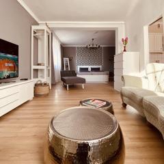 CASA REHSE I Stilvolles Apartment I 24h-Self-Check-in I kostenlos Parken & WLAN I 55-Zoll-Smart&Kabel-TV I ÖPNV