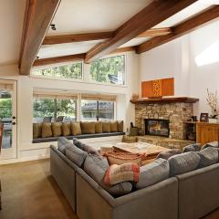 Black Swan Unit B, Great Location 2 Blocks to Downtown