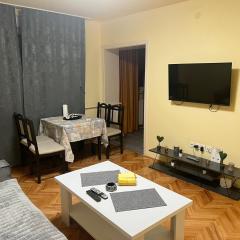 Apartman 2E