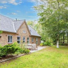 8 person holiday home in Thyholm-By Traum