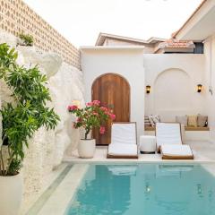 Villa Casa Thalasa with Waterfall Great Location