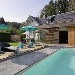 Plushy Holiday Home in Spa with bubble bath Pool