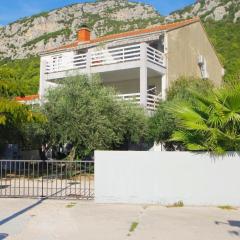 Holiday apartment on the beach