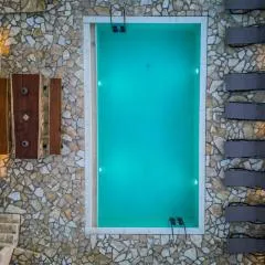 Villa Kostas-NE Corfu with heated salt swimming pool
