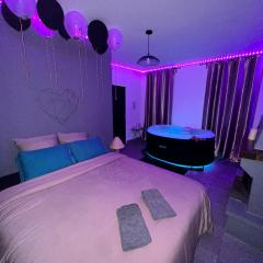 Love Room avec Jacuzzi proche Paris et Roissy CDG