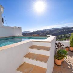 La Orza, Frigiliana Luxury center townhouse with pool and parking HansOnHoliday Rentals