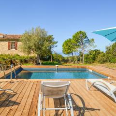 Awesome Home In Coti-chiavari With 2 Bedrooms, Outdoor Swimming Pool And Private Swimming Pool