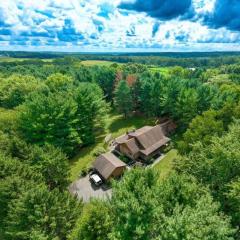 Serenity on Seven Acres - Luxurious Log Cabin