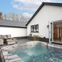 The Paddock - Lovely Cottage with Hot Tub