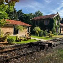 Échappée Enchantée dans une Ancienne Gare au Bord de la Forêt d'Orléans - FR-1-590-268