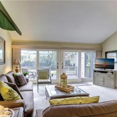 Updated Baths w Tile Showers King 2 Twins sleeps 4 Bikes & Beach Gear included