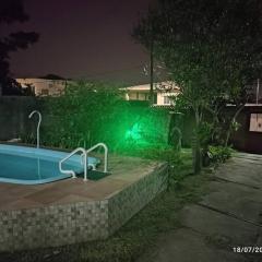 Casa agradável com piscina a 200 metros da praia