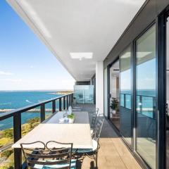 Modern, Spacious 2BR Penthouse with Bay Views