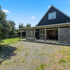 Beach Bliss Cabin - Foxton Beach Holiday Home