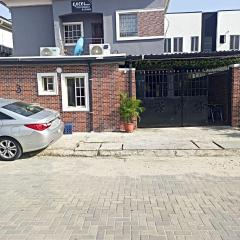 eTraver (Excel lounge And Hotel)