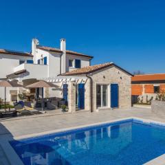 Modern villa Camelia with pool in Porec