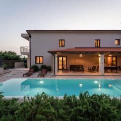 Modern villa Molindrio with pool in Porec