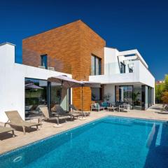 Modern villa Aria with pool and jacuzzi in Visnjan