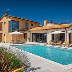 Luxury villa Pedena with pool and jacuzzi in Porec