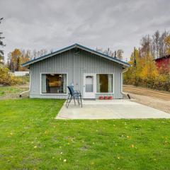 Cozy Fairbanks Cabin about 11 Mi to Downtown!