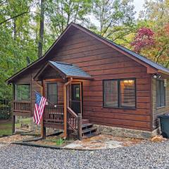 Cozy Bear Retreat - private, dog friendly, fire pit