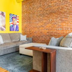 The Marilyn Monroe Loft. Central Downtown Location