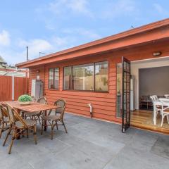 'Du Feu' Cottage - Indoor-outdoor Richmond Charm