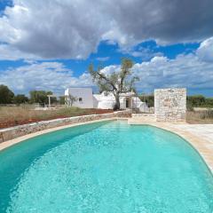 Trullo White Dream con Piscina